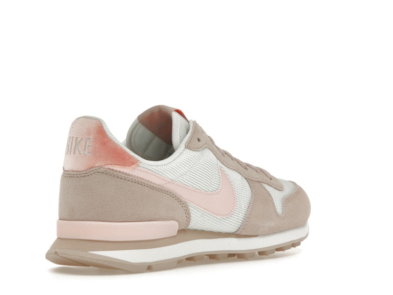 Nike Internationalist Summit White Light Madder Root (Women's)