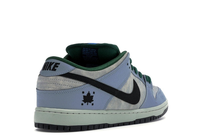 Nike SB Dunk Low Maple Leaf Central Park