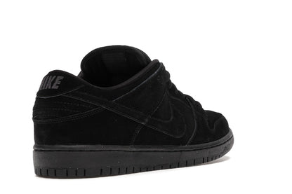 Nike SB Dunk Low Blackout