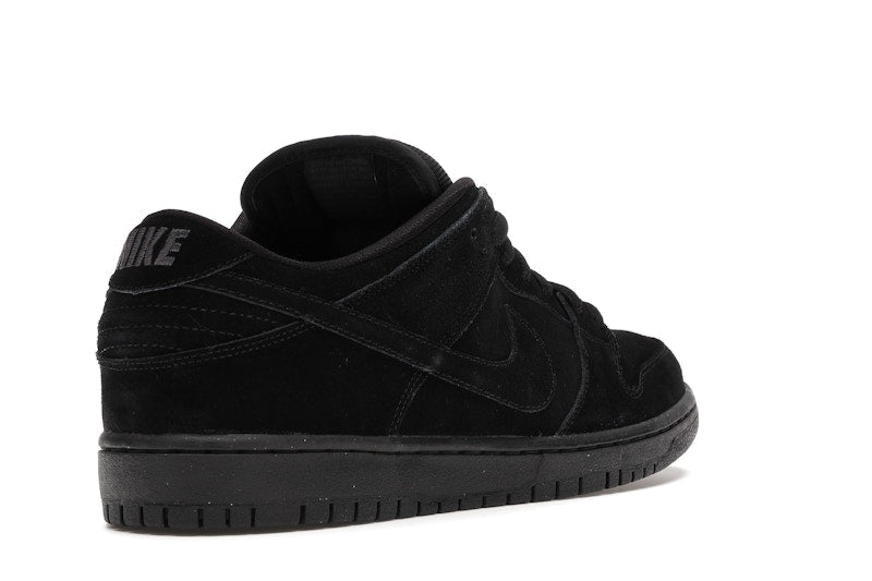Nike SB Dunk Low Blackout