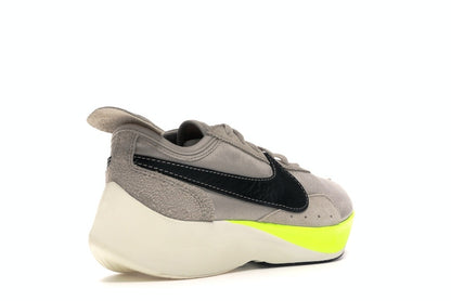 Nike Moon Racer String