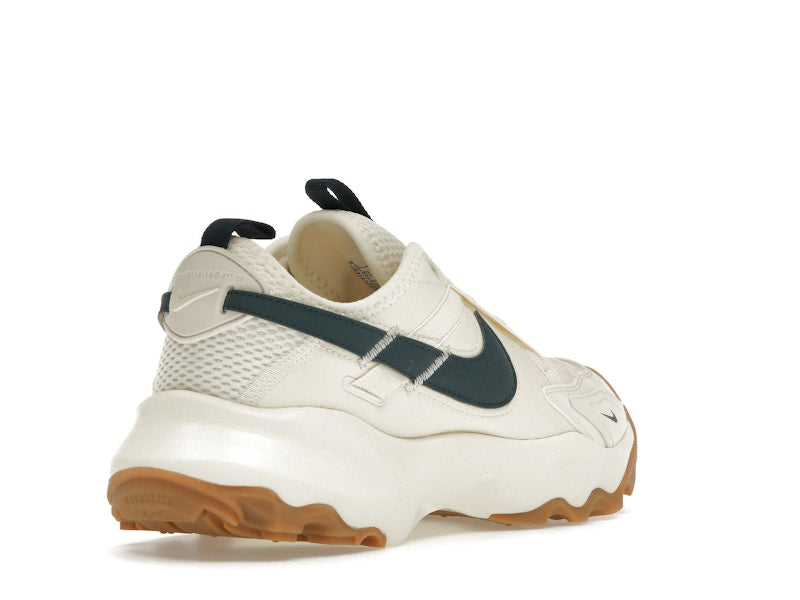 Nike TC 7900 Pale Ivory Gum Light Brown Armory Navy (Women's)