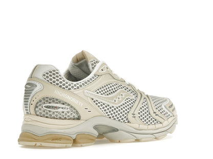 Saucony ProGrid Triumph 4 Highsnobiety Cream