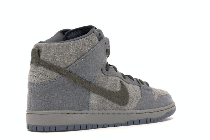 Nike SB Dunk High Tauntaun