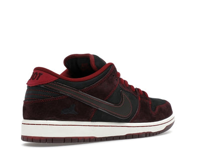 Nike SB Dunk Low Riot Skateshop