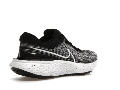Nike ZoomX Invincible Run Flyknit Oreo