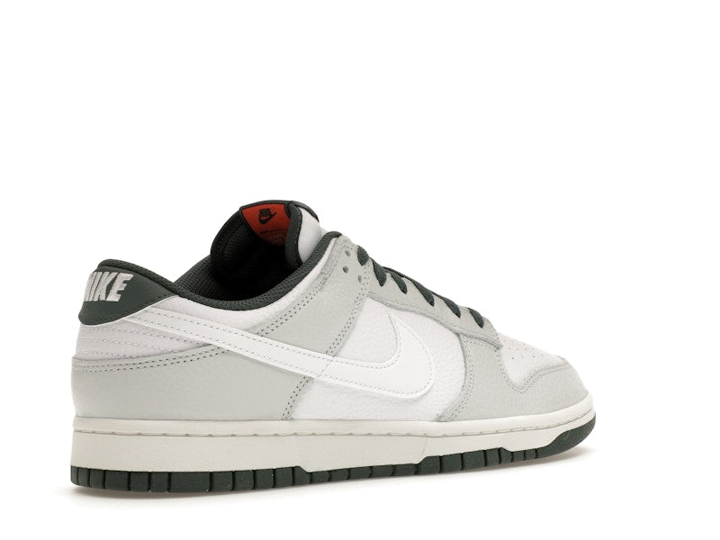 Nike Dunk Low Retro SE Photon Dust Vintage Green