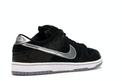 Nike SB Dunk Low Takashi 2