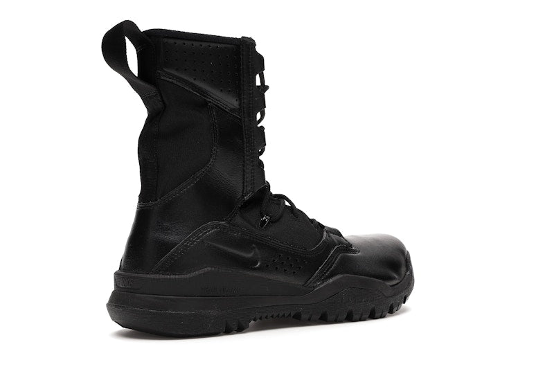 Nike Special Field Boot 8 Inch Black