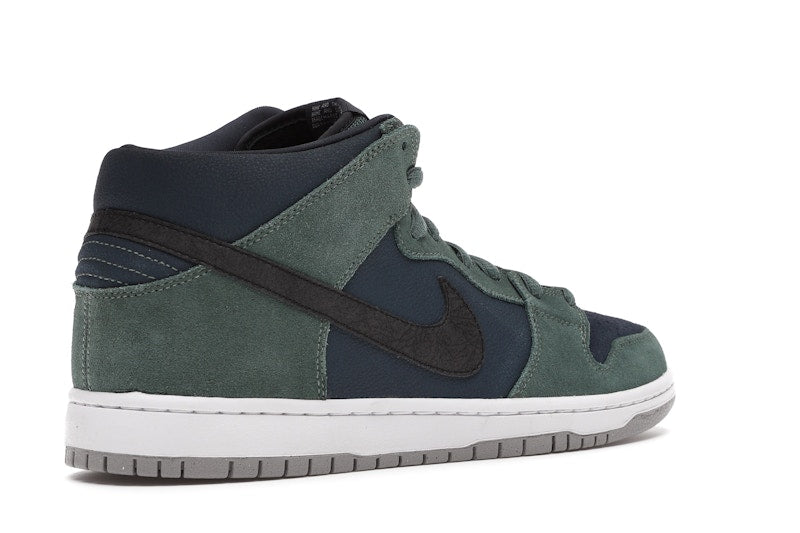 Nike SB Dunk Mid Nori