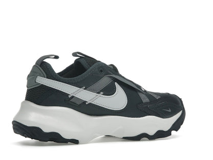 Nike TC 7900 Anthracite Platinum Tint Smoke Grey Metallic Platinum (Women's)