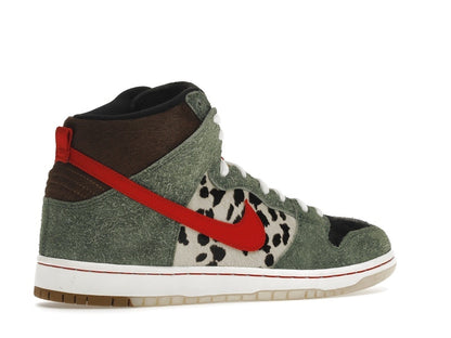 Nike SB Dunk High Dog Walker