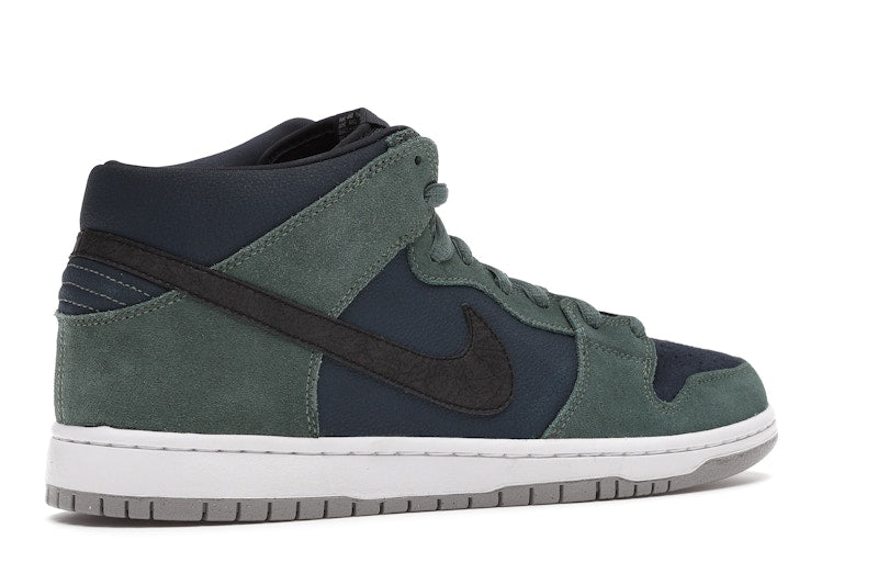 Nike SB Dunk Mid Nori