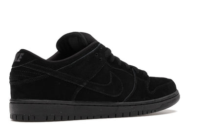 Nike SB Dunk Low Blackout