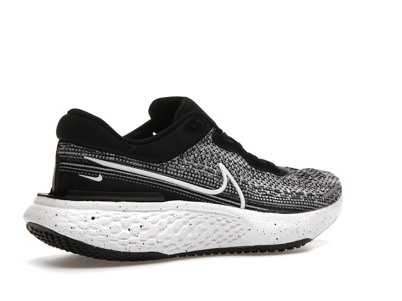 Nike ZoomX Invincible Run Flyknit Oreo