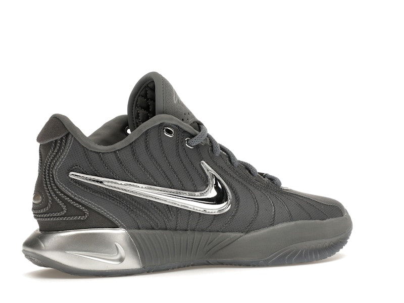 Nike LeBron 21 Resilient