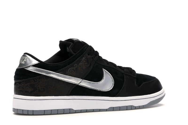 Nike SB Dunk Low Takashi 2