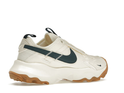 Nike TC 7900 Pale Ivory Gum Light Brown Armory Navy (Women's)