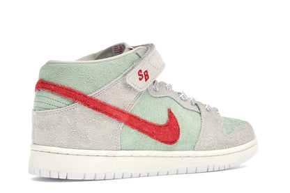 Nike SB Dunk Mid White Widow
