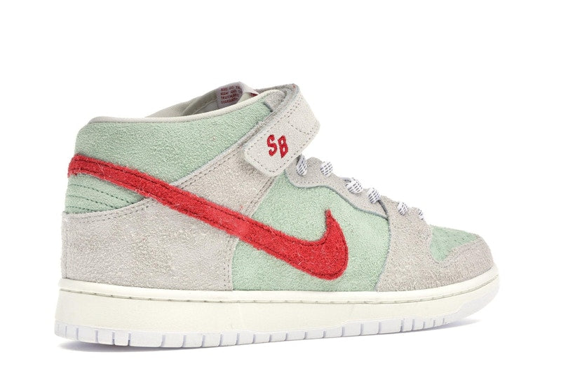Nike SB Dunk Mid White Widow