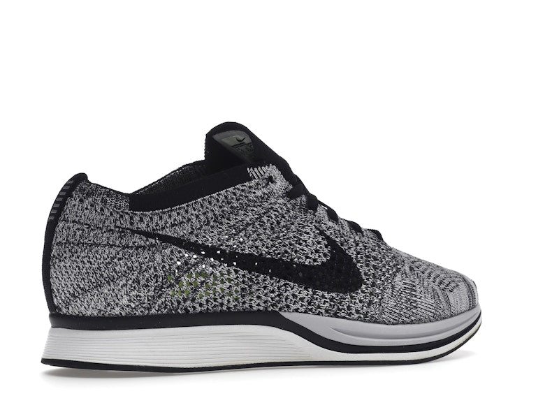 Nike Flyknit Racer Oreo