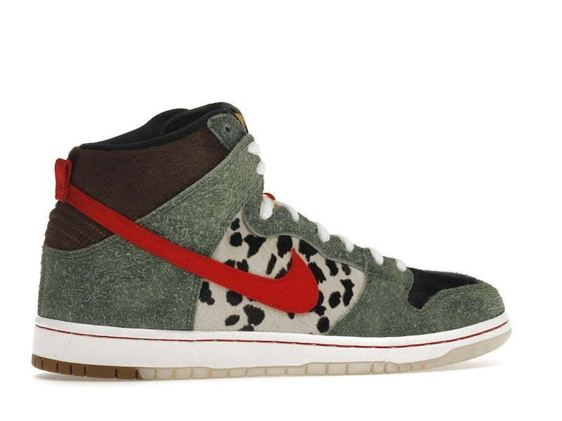 Nike SB Dunk High Dog Walker
