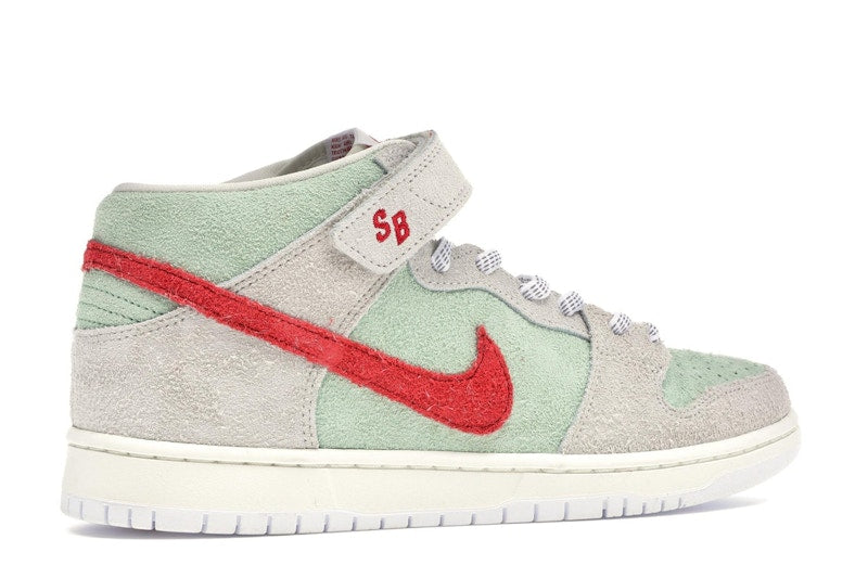 Nike SB Dunk Mid White Widow
