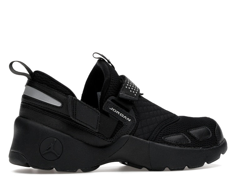 Jordan Trunner LX Triple Black (Women's)