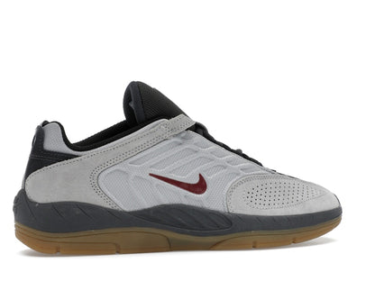 Nike SB Vertebrae Light Smoke Grey Dark Smoke Grey Black Dark Team Red