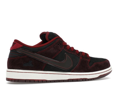 Nike SB Dunk Low Riot Skateshop