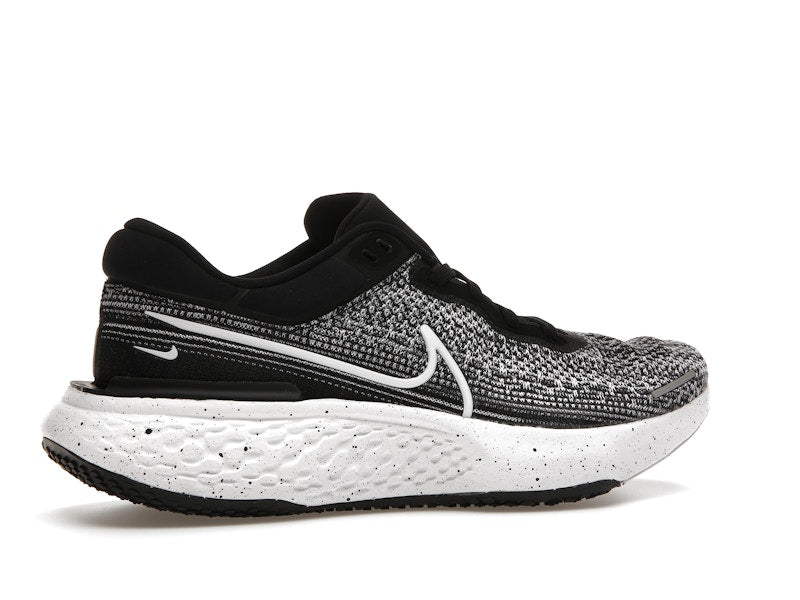 Nike ZoomX Invincible Run Flyknit Oreo