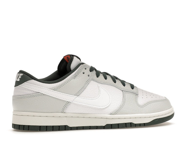 Nike Dunk Low Retro SE Photon Dust Vintage Green