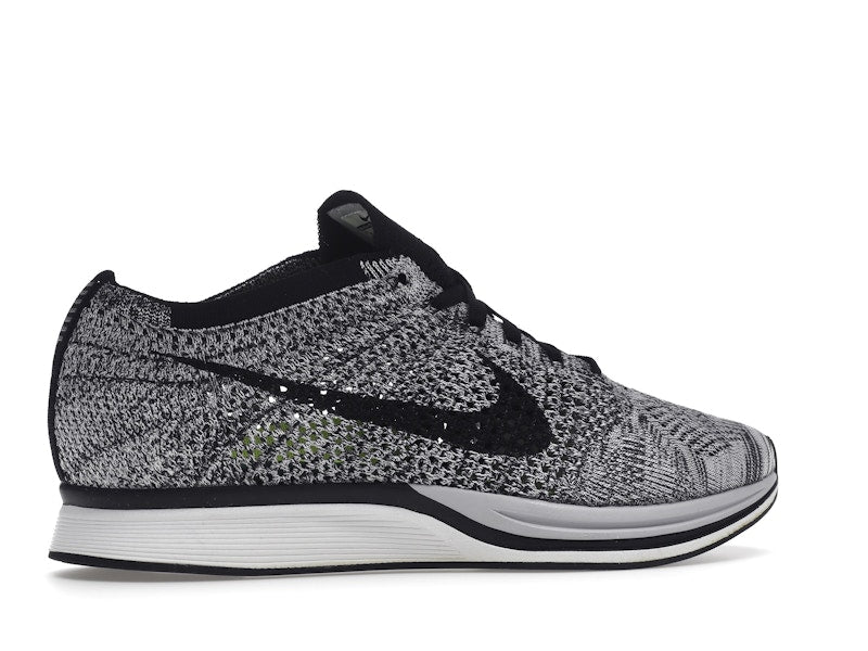 Nike Flyknit Racer Oreo