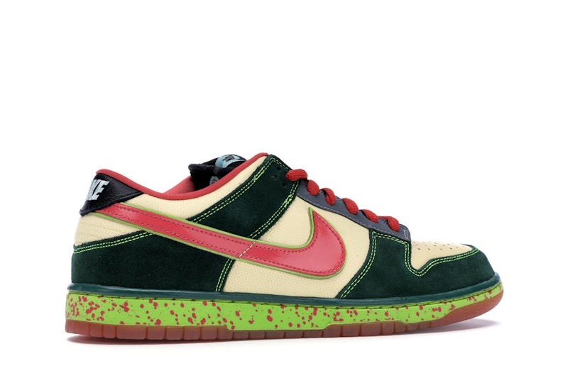 Nike SB Dunk Low Mosquito