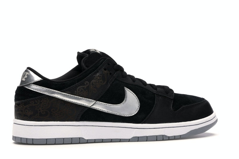 Nike SB Dunk Low Takashi 2