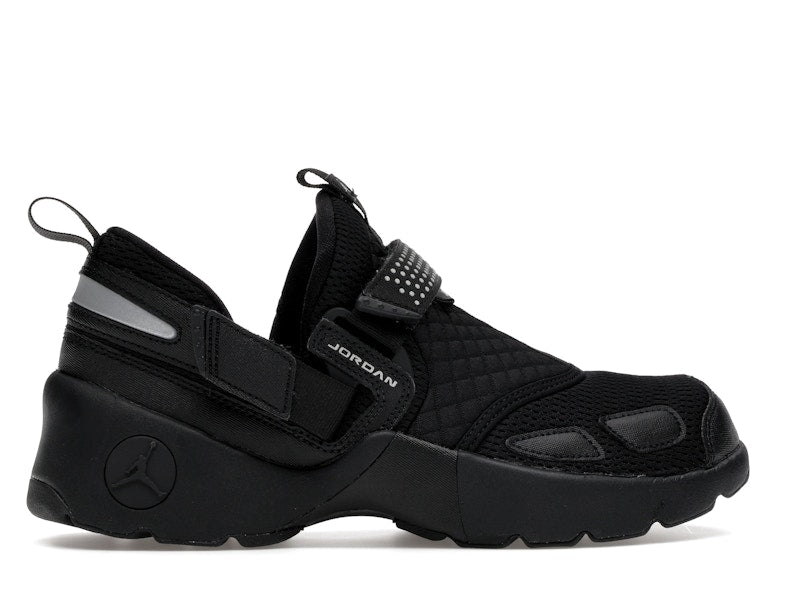 Jordan Trunner LX Triple Black (Women's)